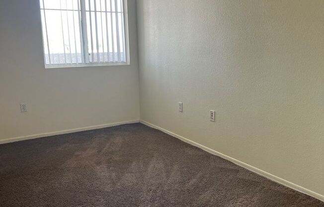1 bed, 1 bath, 760 sqft, $1,200, Unit 305