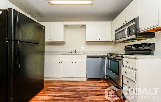 416 CREEKVIEW CT