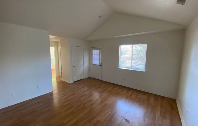 2 beds, 1 bath, 850 sqft, $1,200