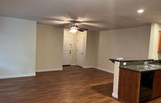 2 beds, 1 bath, 901 sqft, $1,500, Unit A