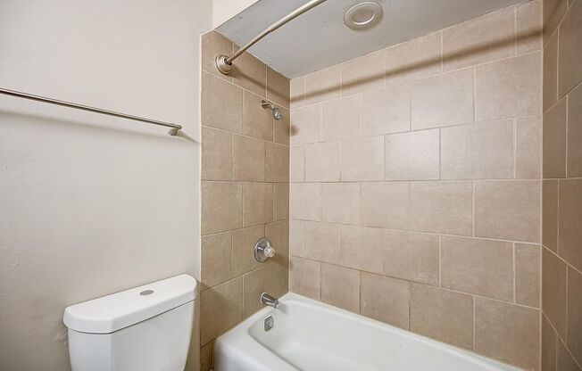 3 beds, 1.5 baths, 1,050 sqft, $1,850, Unit 4610-5