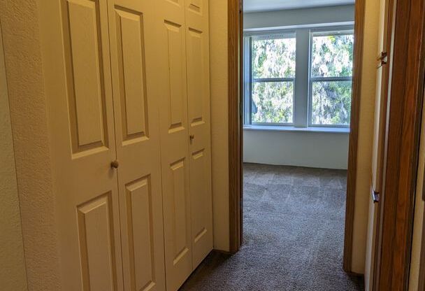 1 bed, 1 bath, 650 sqft, $1,225, Unit 4048