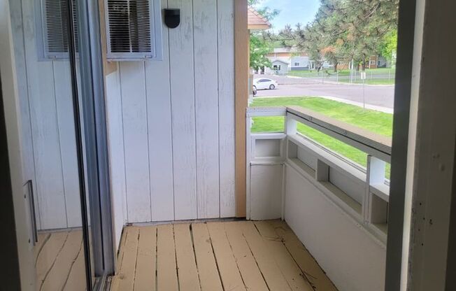 3 beds, 1.5 baths, 1,059 sqft, $1,575, Unit 601 E204