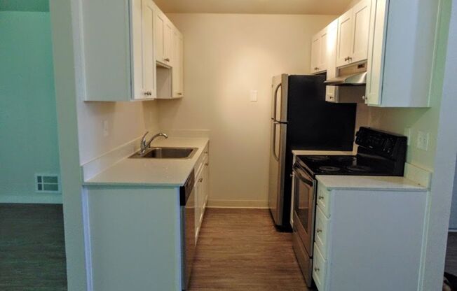 1 bed, 1 bath, 725 sqft, $1,475, Unit 9