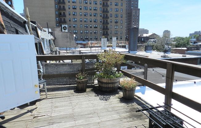 Stunning 2BR 1 BA w/ Private Deck & W/D in Unit!*Available July*