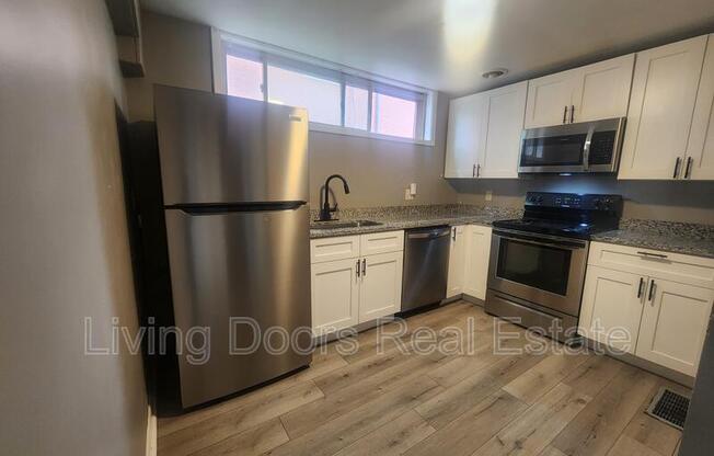 1318 B ST