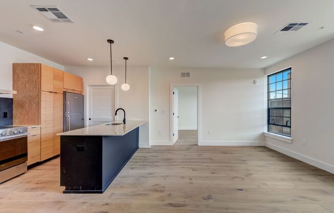 2 beds, 2 baths, 923 sqft, $2,414, Unit 408