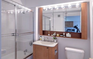 1 bed, 1 bath, $4,895, Unit 7C