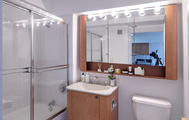 1 bed, 1 bath, $4,895, Unit 7C