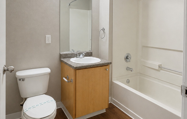 3 beds, 2 baths, $1,695, Unit 67