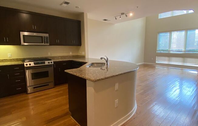 Luxury Condo 2 BED 2 BA at Dublin Elan - Walk to Bart.