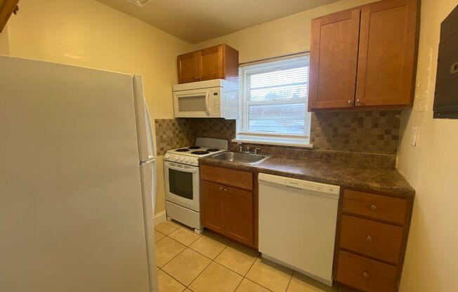 1 bed, 1 bath, $995, Unit 2736B