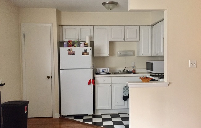 1579 Farwell