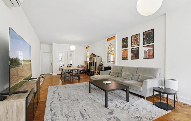 51 E 7 ST