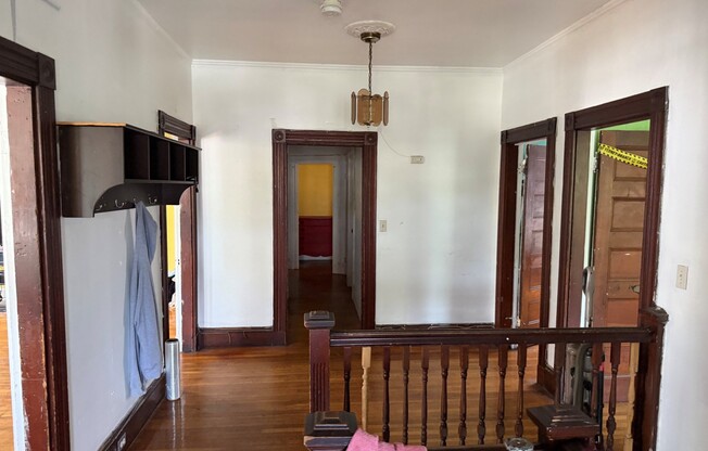 5 beds, 2 baths, 2,000 sqft, $3,800, Unit 2