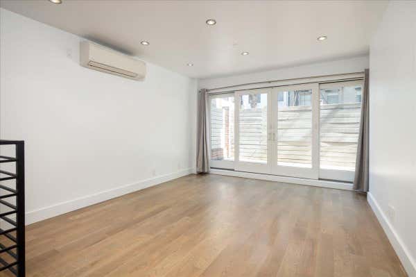 131 W 122 ST