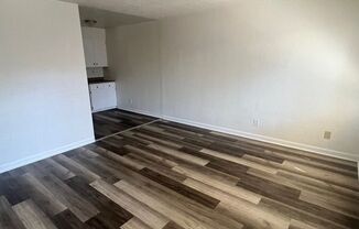 2 beds, 1 bath, $1,700, Unit 1506