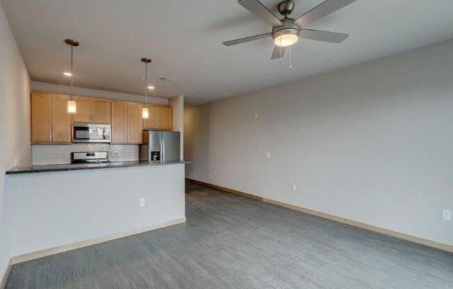 1 bed, 1 bath, 592 sqft, $1,725, Unit 518