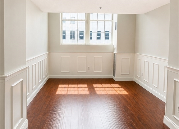2 beds, 1 bath, 980 sqft, $2,300, Unit 3402