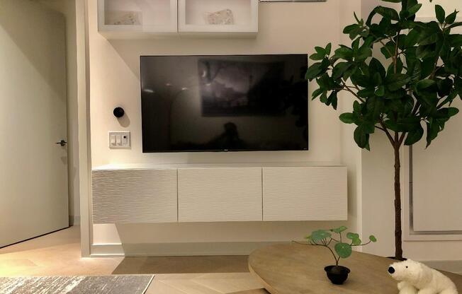 1 bed, 1 bath, 631 sqft, $5,600, Unit 15J