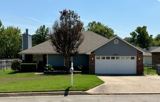 Gorgeous 3 Bed 2 Bath Home for Rent in Barling! * Stunning Fireplace! *