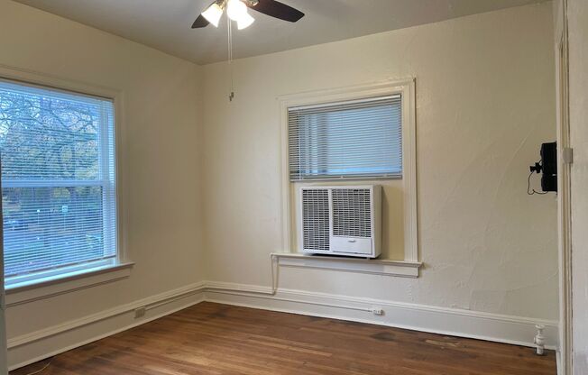 1 bed, 1 bath, 550 sqft, $1,095, Unit 304