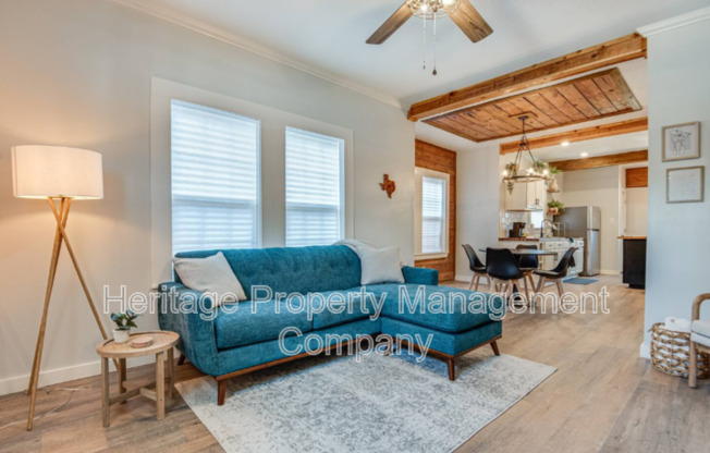 107 W HART AVE