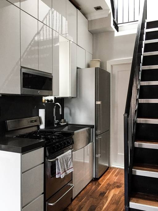 248 MOTT ST