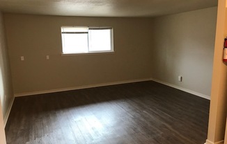 2 beds, 1 bath, 734 sqft, $750, Unit 60
