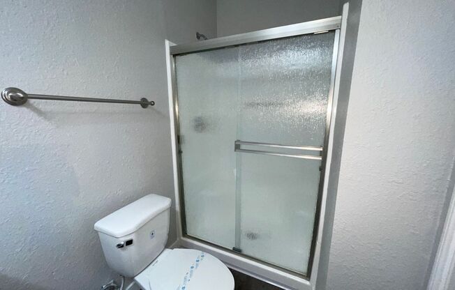 2 beds, 2 baths, 850 sqft, $2,845, Unit 819-24