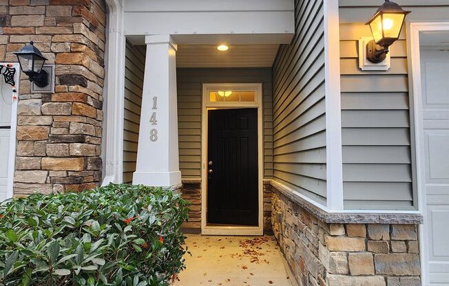 3 Bedroom - Cary Townhome in Central Location!!! Close to 540 and Research Triangle Park!