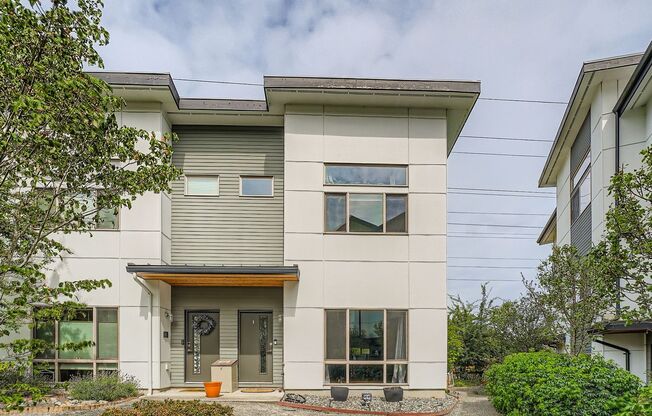 Modern 2-Bed, 2-Bath Townhome in Rainier Beach – Exceptional Light, Design & Location
