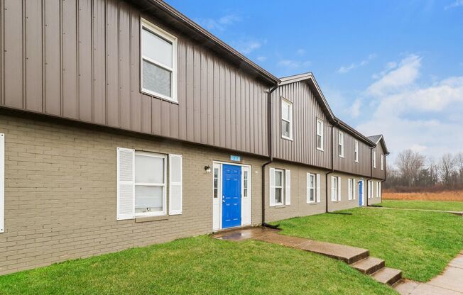 2 beds, 1 bath, 800 sqft, $745, Unit F12