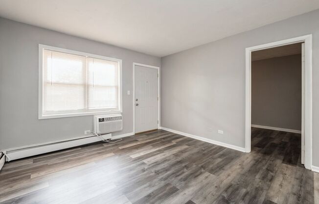 2 beds, 1 bath, $1,695, Unit 440-14