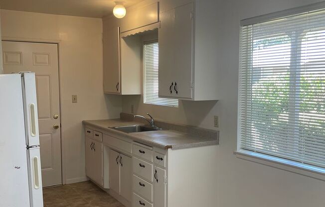 1 bed, 1 bath, 750 sqft, $1,350