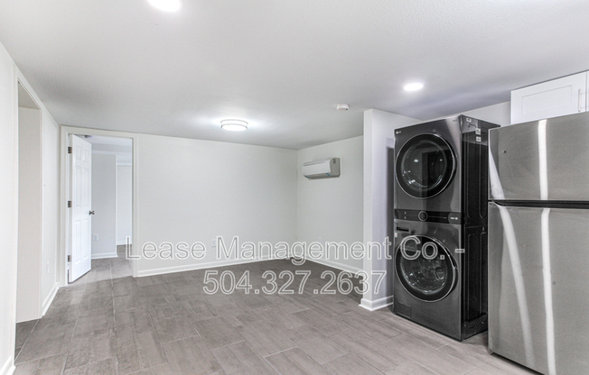 2230 AMELIA ST