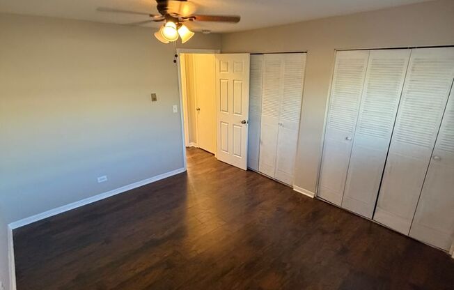 1 Bed One Bath in DOWNTOWN Forest Park!!!