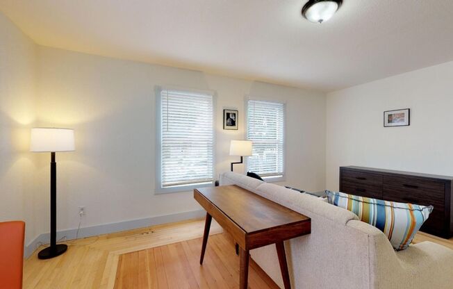 Studio, 1 bath, 265 sqft, $1,250, Unit 04