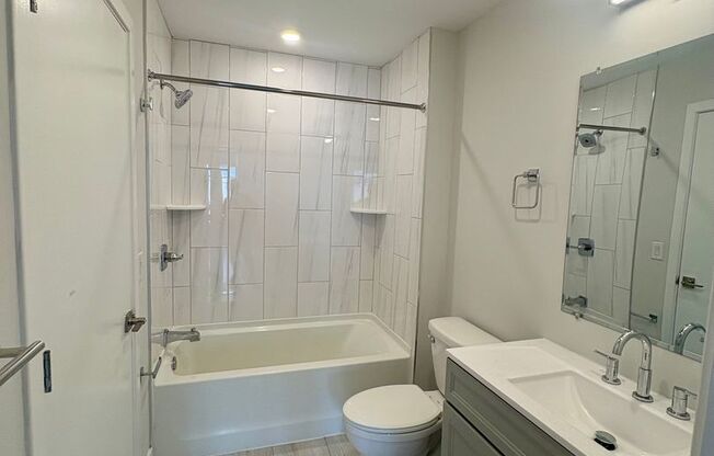 2 beds, 1 bath, 827 sqft, $1,595, Unit 303