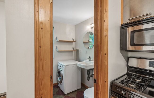 1 bed, 2 baths, 800 sqft, $1,425, Unit 12