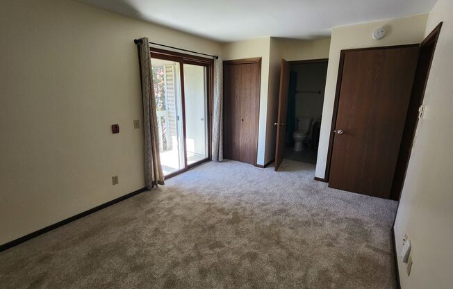 1 bed, 1 bath, $1,195, Unit 10