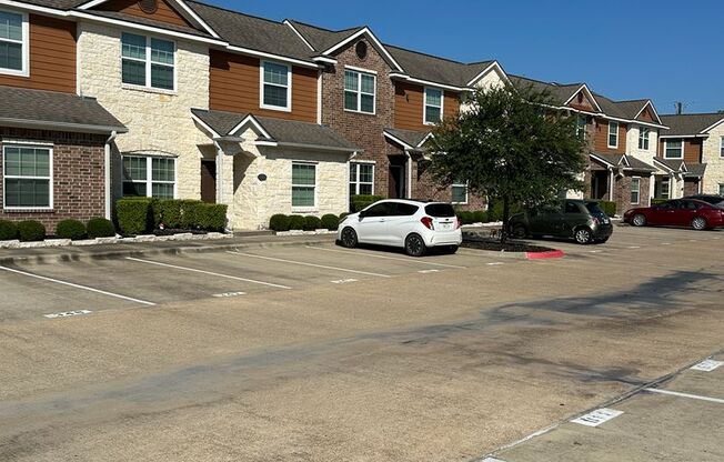 College Station - 2 bedroom / 2.5 bath condo / Gated community in Copper Creek Condos