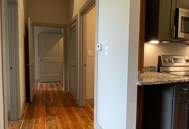 2 beds, 2 baths, 953 sqft, $1,848, Unit Bay 5 Unit 221