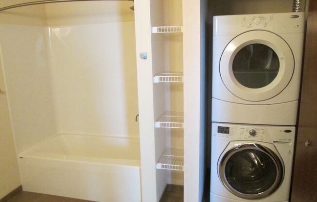 1 bed, 1 bath, 720 sqft, $1,600, Unit 123