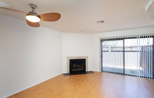 2br/1.5ba Townhouse in North Park with Washer and Dryer, A/C, and Parking!