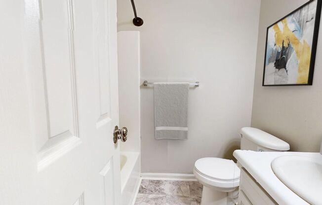 2 beds, 2 baths, 1,032 sqft, $999, Unit 5050 - 305