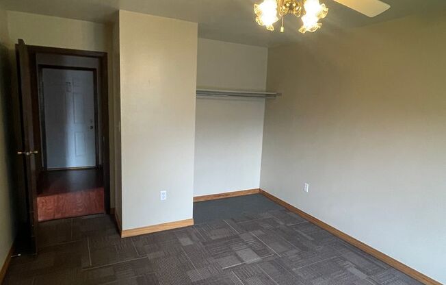 1 bed, 1 bath, $580, Unit 208