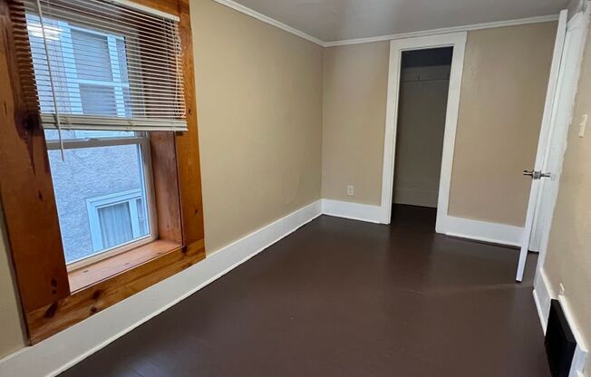 4 beds, 1 bath, $2,000