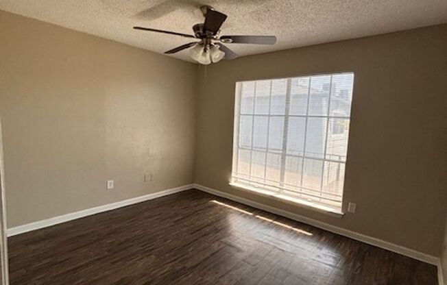 2 beds, 1 bath, 853 sqft, $1,425, Unit 612