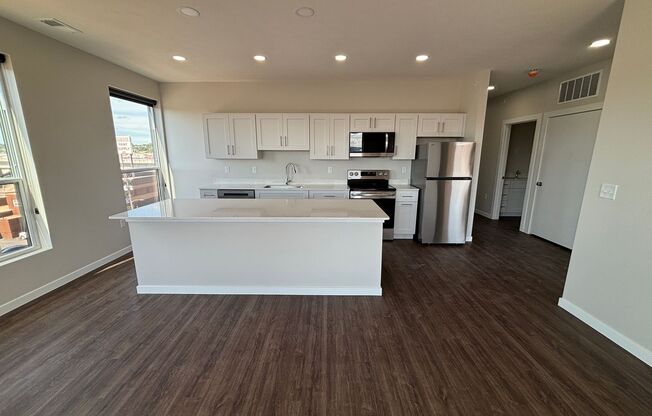 2 beds, 2 baths, 915 sqft, $1,845, Unit 401 - B1182 Corner Unit